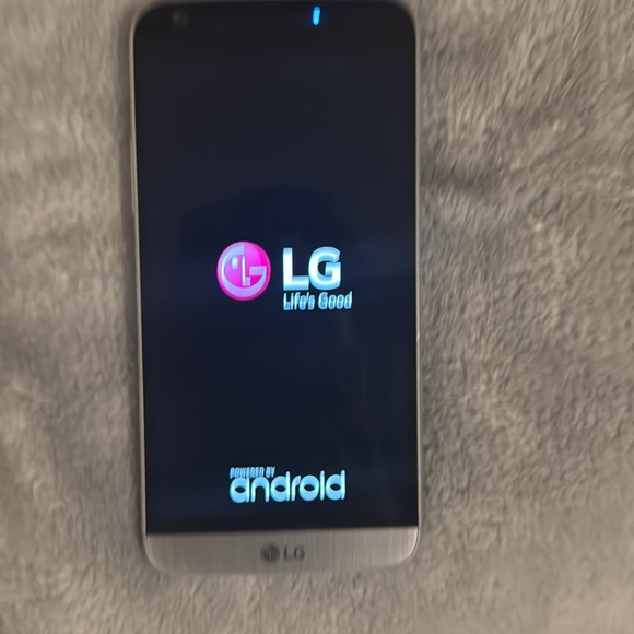 LG g5 Android phone - Picture 3 of 4